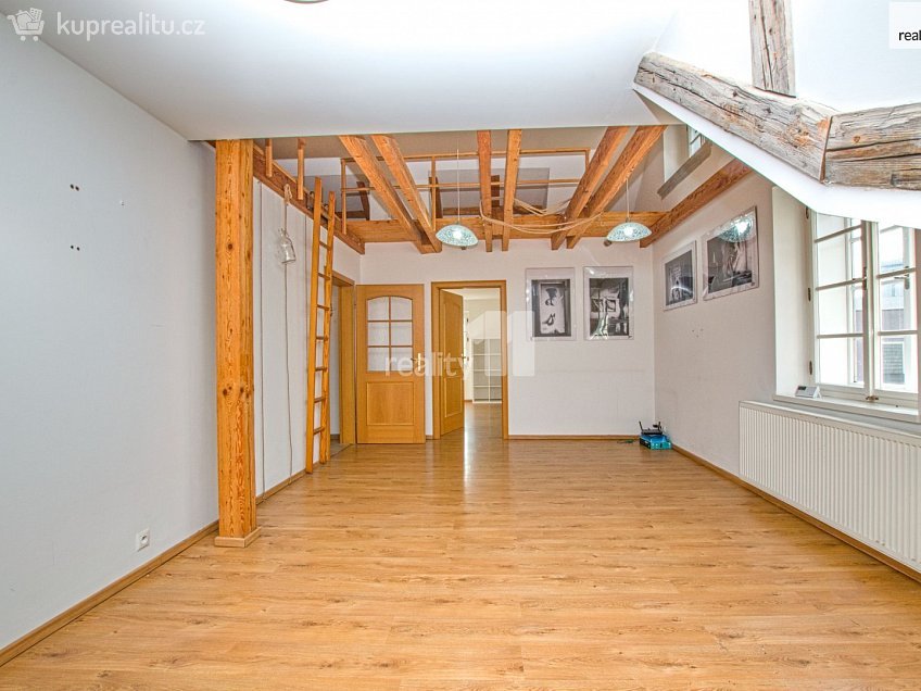 Pronájem bytu 2+kk 65 m^2 Barvířská, Liberec 