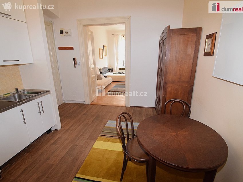 Pronájem bytu 1+1 43 m^2 Jana Masaryka, Praha 2 