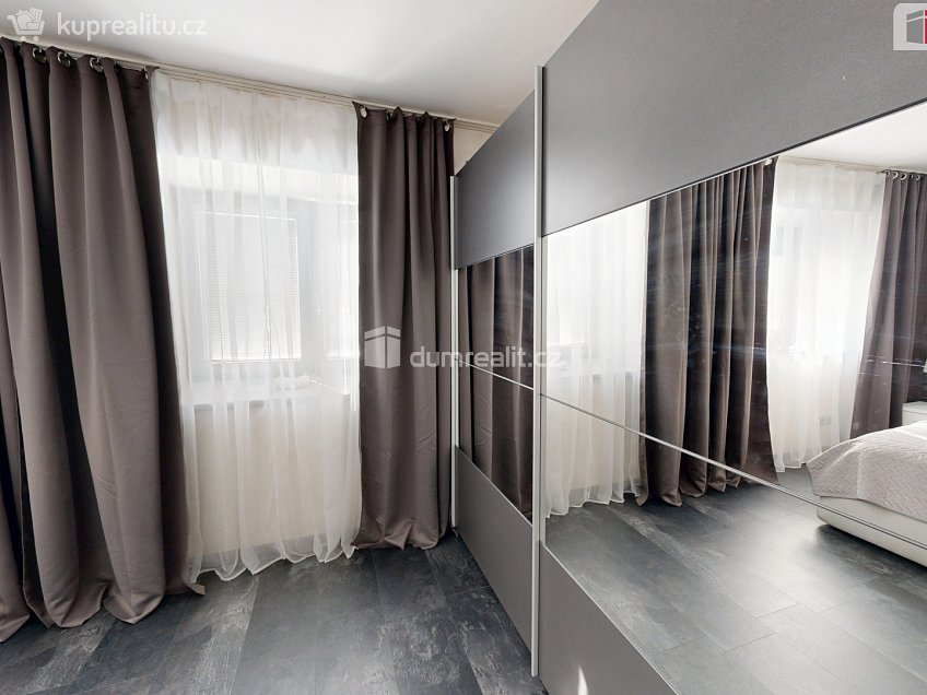 Prodej  rodinného domu 237 m^2 Hřbitovní, Vítkov 