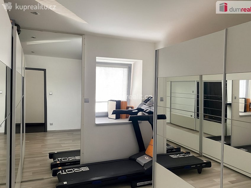 Prodej  rodinného domu 237 m^2 Hřbitovní, Vítkov 