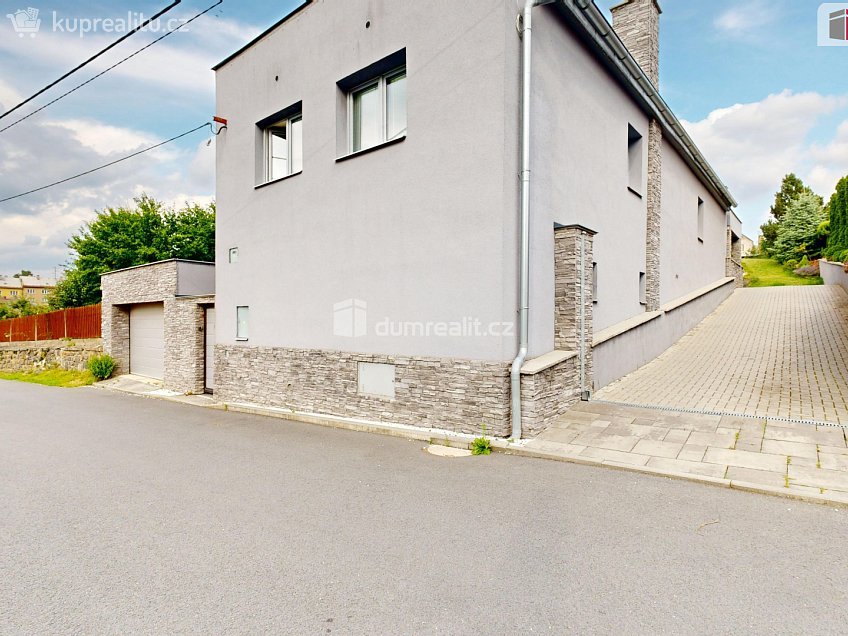 Prodej  rodinného domu 237 m^2 Hřbitovní, Vítkov 