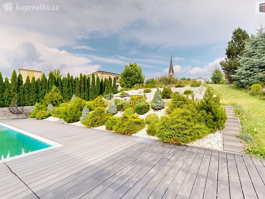 Prodej  rodinného domu 237 m^2 Hřbitovní, Vítkov 