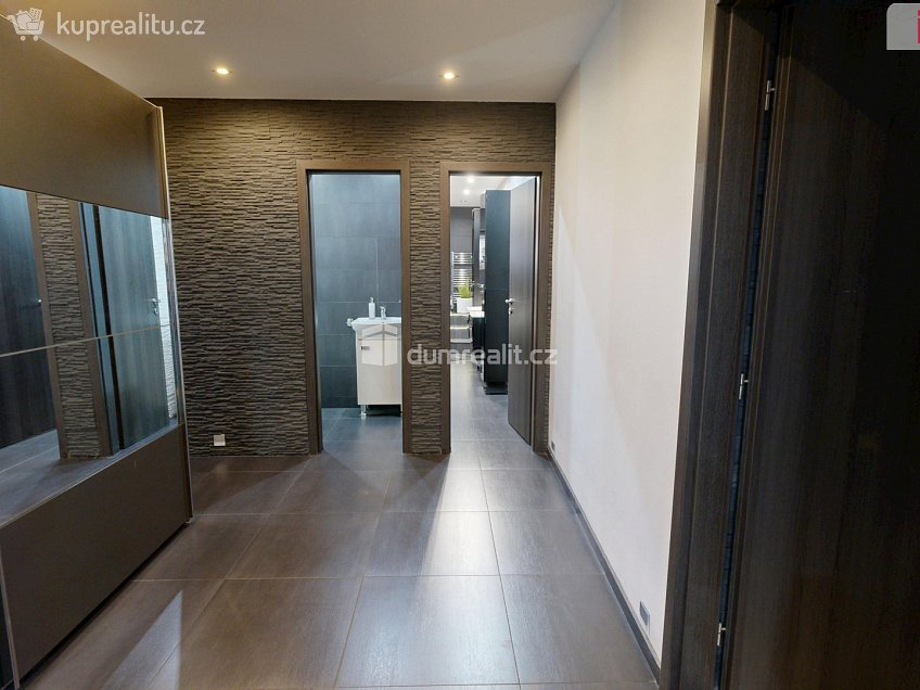 Prodej  rodinného domu 237 m^2 Hřbitovní, Vítkov 