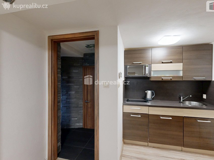 Prodej  rodinného domu 237 m^2 Hřbitovní, Vítkov 