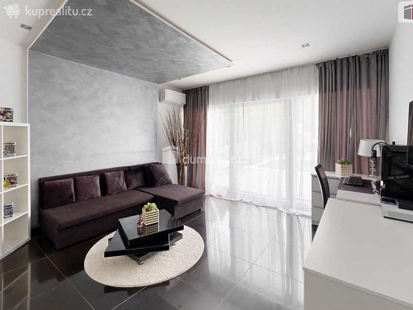 Prodej  rodinného domu 237 m^2 Hřbitovní, Vítkov 