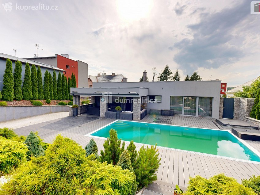 Prodej  rodinného domu 237 m^2 Hřbitovní, Vítkov 