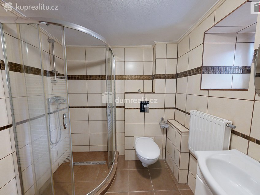 Prodej  rodinného domu 237 m^2 Hřbitovní, Vítkov 