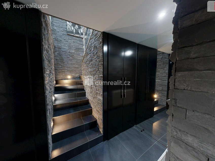 Prodej  rodinného domu 237 m^2 Hřbitovní, Vítkov 