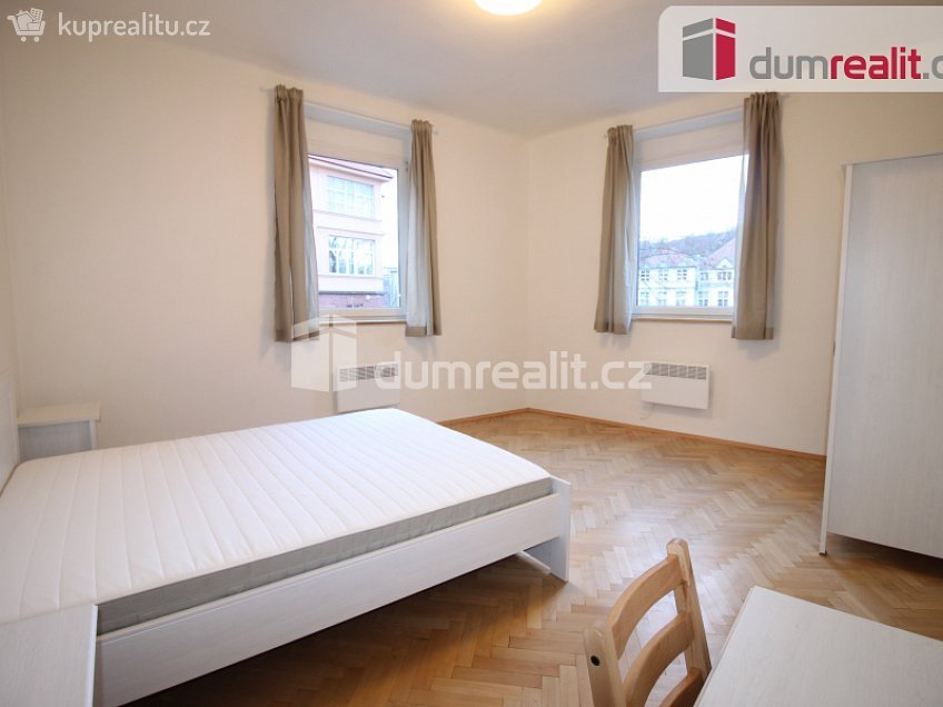 Pronájem bytu 2+kk 45 m^2 Slávy Horníka, Praha 5 