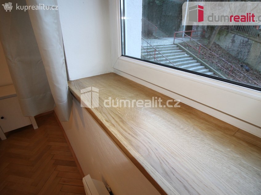 Pronájem bytu 2+kk 45 m^2 Slávy Horníka, Praha 5 