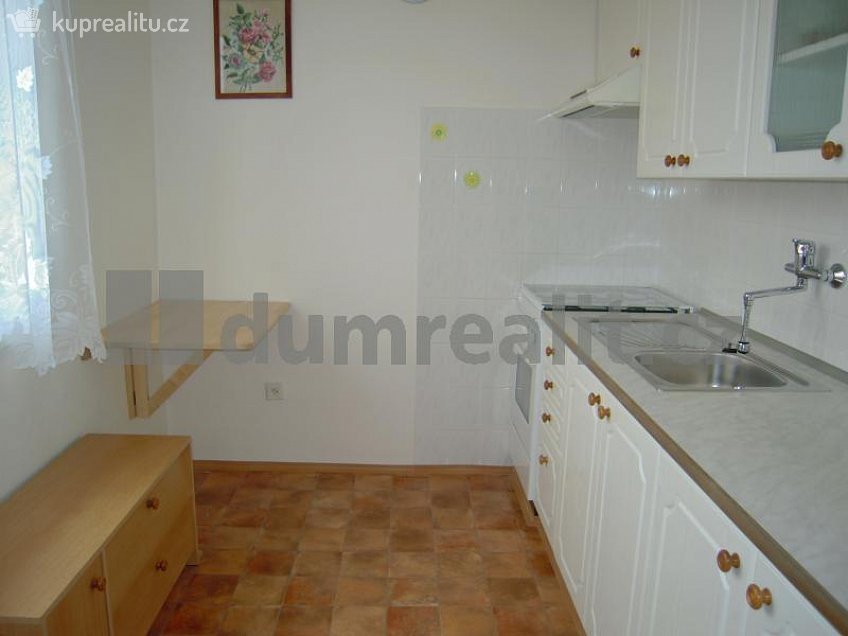 Pronájem bytu 2+1 56 m^2 Skřivanská, Praha 10 