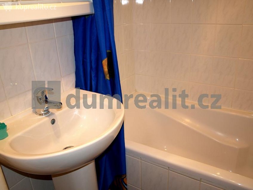 Pronájem bytu 2+1 56 m^2 Skřivanská, Praha 10 