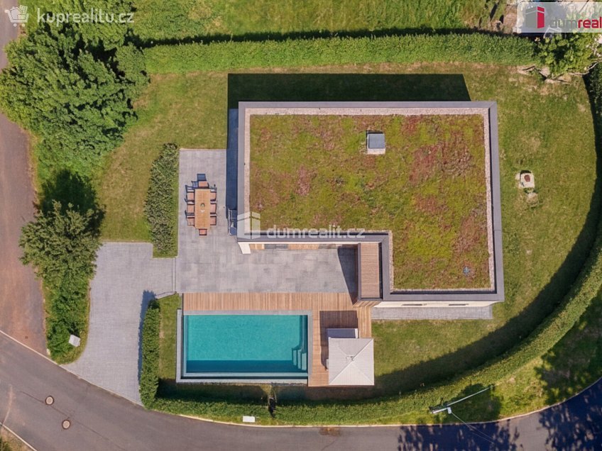 Prodej  stavebního pozemku 835 m^2 Ostrov, Ostrov 