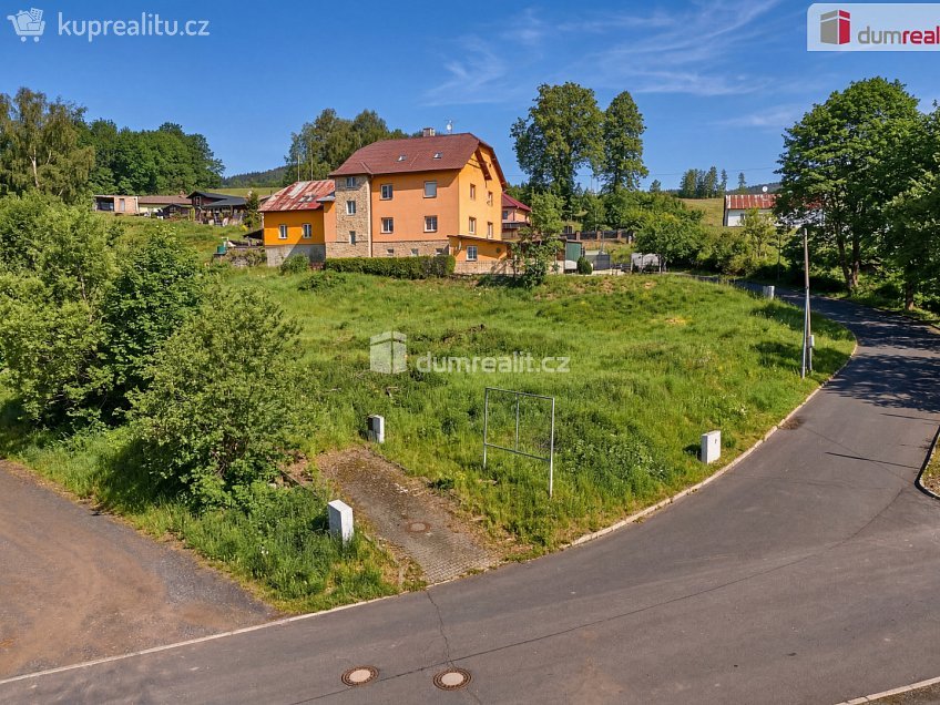 Prodej  stavebního pozemku 835 m^2 Ostrov, Ostrov 