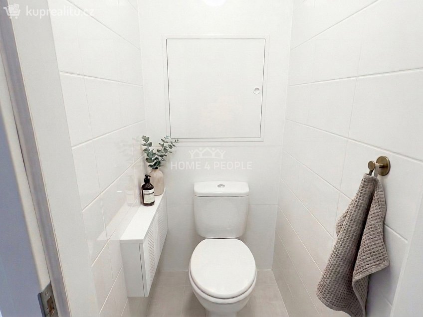 Prodej bytu 4+1 88 m^2 Prachatická, České Budějovice 