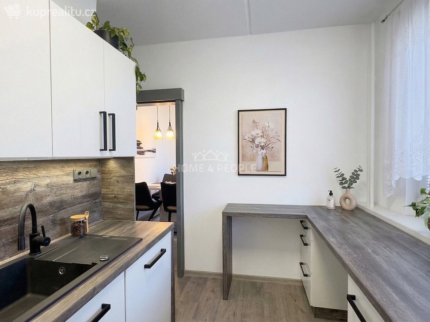 Prodej bytu 4+1 88 m^2 Prachatická, České Budějovice 