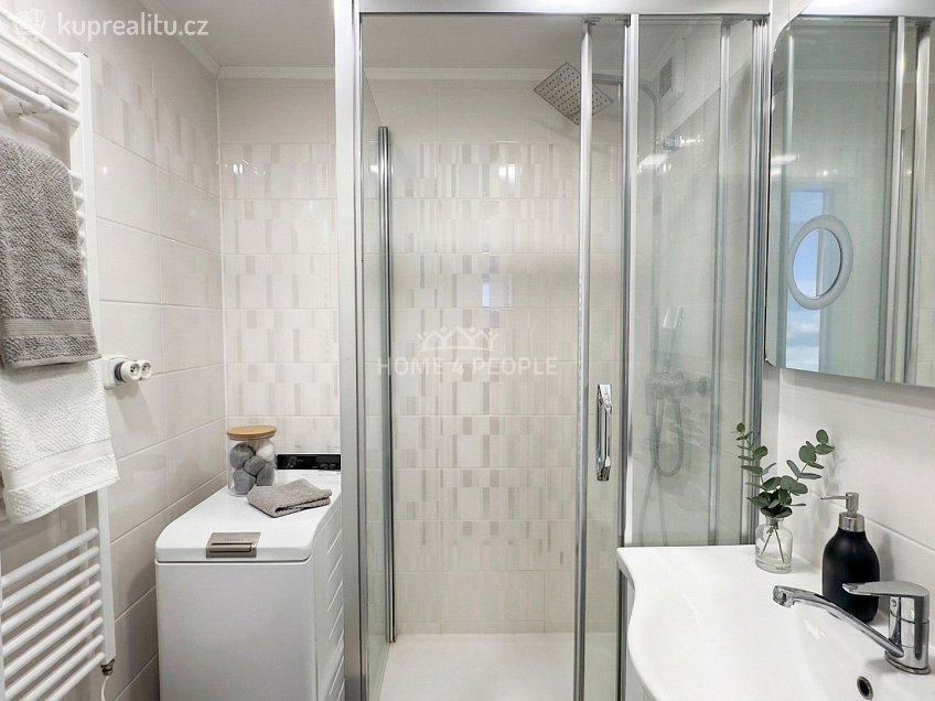 Prodej bytu 4+1 88 m^2 Prachatická, České Budějovice 