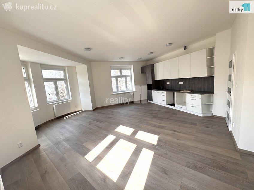 Pronájem bytu 2+kk 73 m^2 Hanusova, Praha 4 