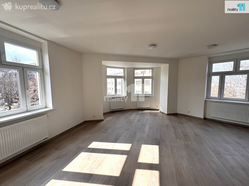 Pronájem bytu 2+kk 73 m^2 Hanusova, Praha 4 