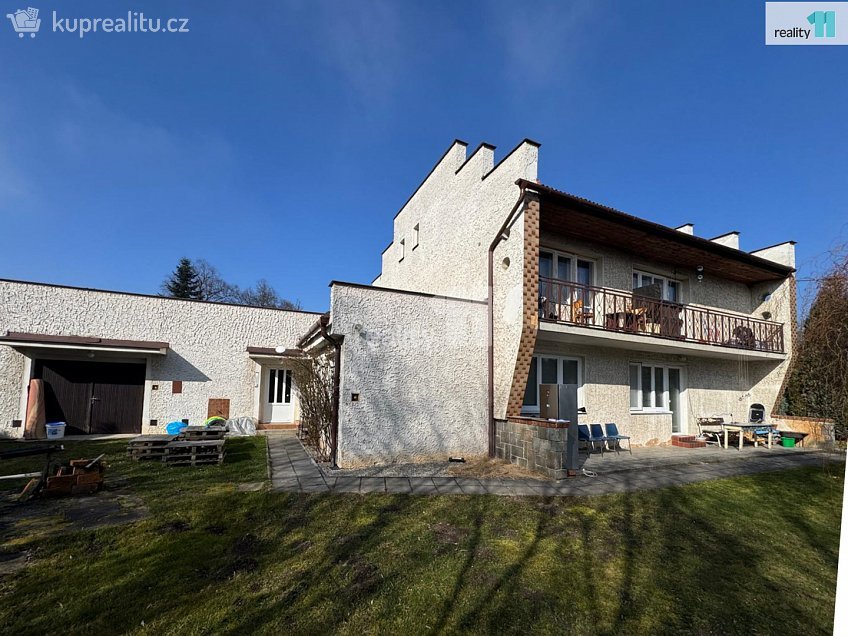 Pronájem bytu 2+kk 45 m^2 tř. 1. máje, Dobřany 