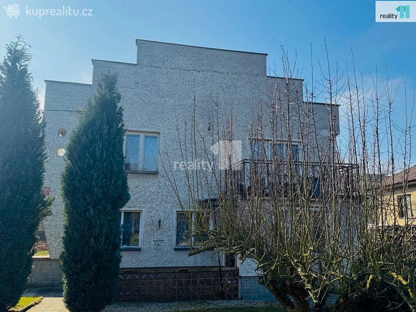 Pronájem bytu 2+kk 45 m^2 tř. 1. máje, Dobřany 