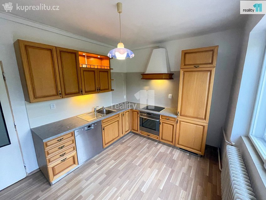 Pronájem bytu 2+kk 45 m^2 tř. 1. máje, Dobřany 