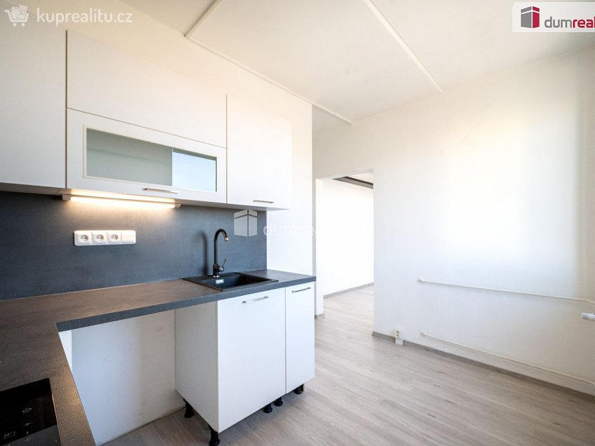 Prodej bytu 3+1 85 m^2 Prachatická, České Budějovice 