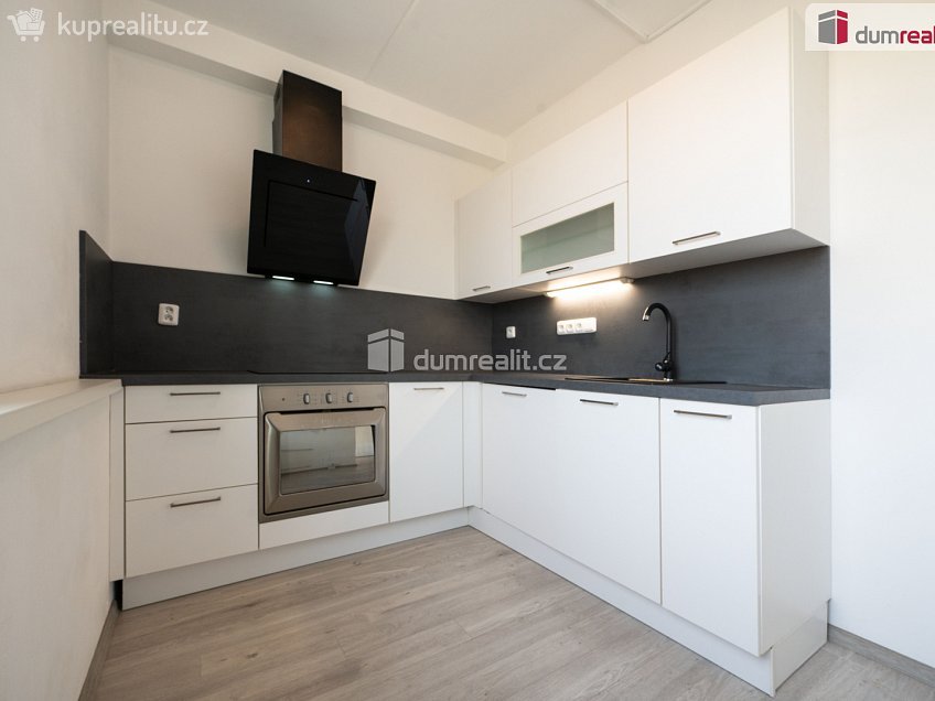 Prodej bytu 3+1 85 m^2 Prachatická, České Budějovice 