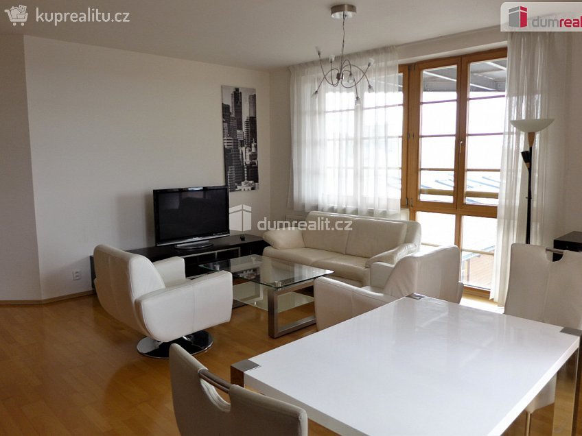 Pronájem bytu 2+kk 76 m^2 Na okraji, Praha 6 