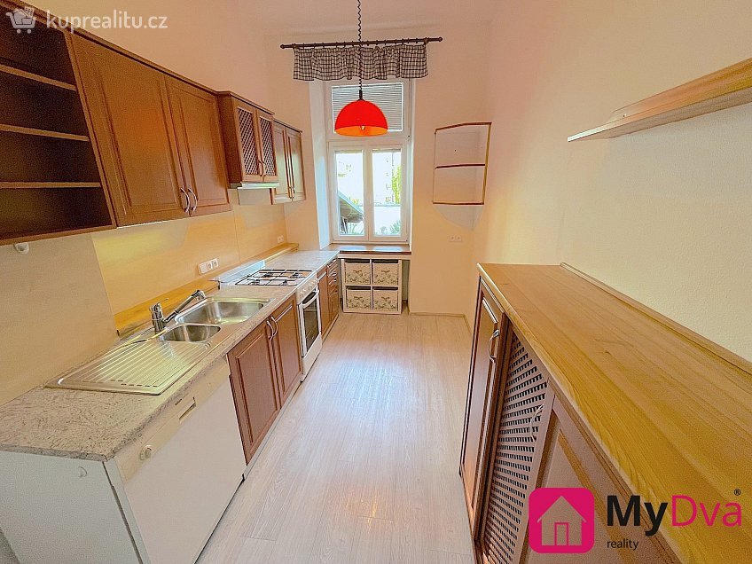 Pronájem bytu 3+1 80 m^2 Bezručova, Znojmo 