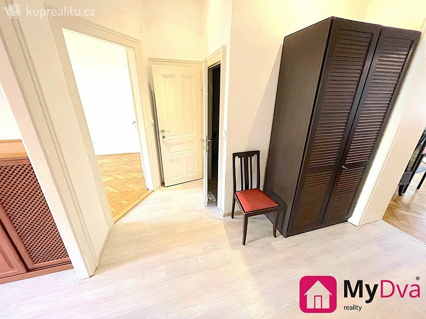 Pronájem bytu 3+1 80 m^2 Bezručova, Znojmo 