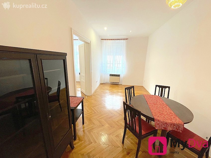 Pronájem bytu 3+1 80 m^2 Bezručova, Znojmo 