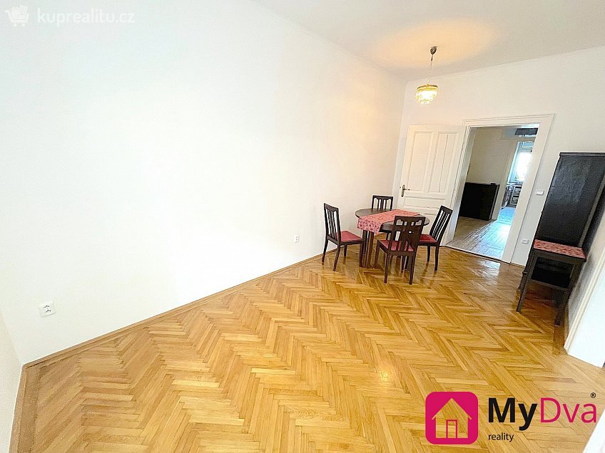 Pronájem bytu 3+1 80 m^2 Bezručova, Znojmo 