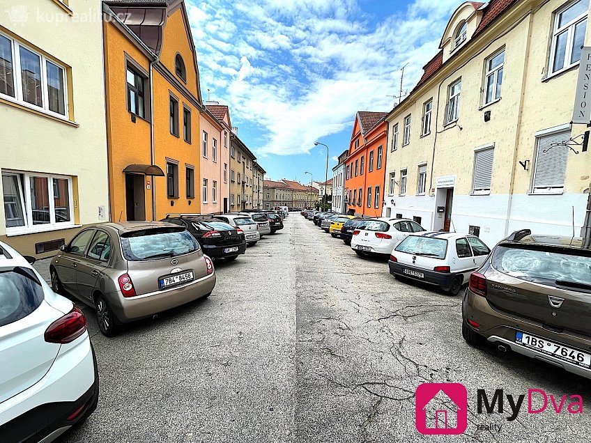 Pronájem bytu 3+1 80 m^2 Bezručova, Znojmo 