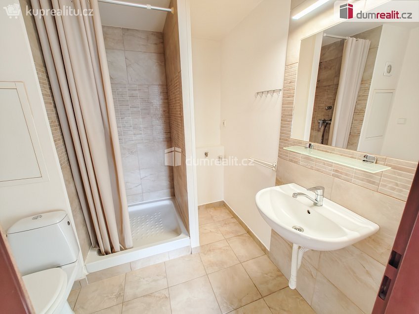 Pronájem bytu 2+kk 44 m^2 Dlouhá, Lovosice 