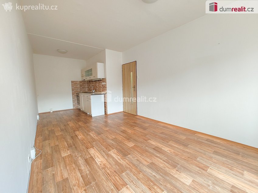 Pronájem bytu 2+kk 44 m^2 Dlouhá, Lovosice 