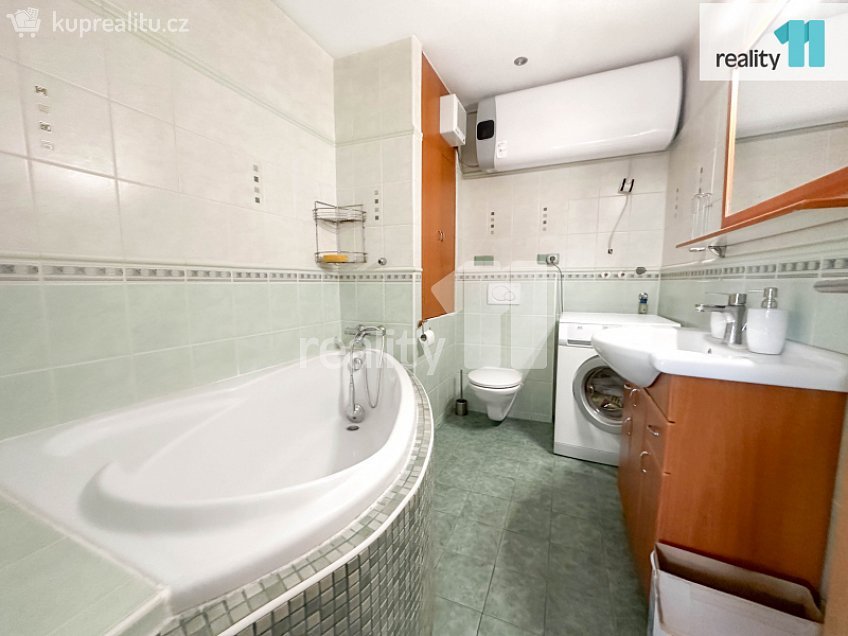 Pronájem bytu 3+1 84 m^2 Komenského, Napajedla 