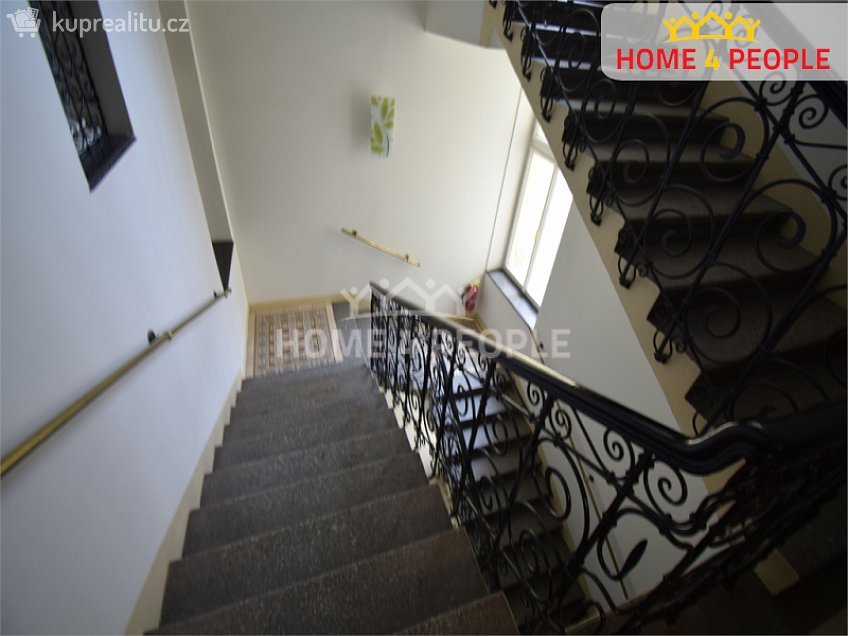 Pronájem bytu 4+kk 123 m^2 Zborovská, Praha 5 