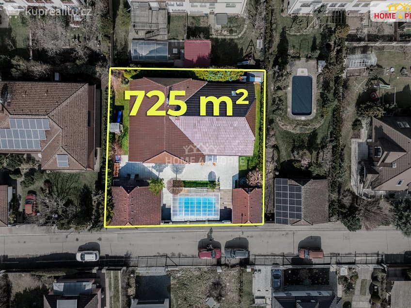Prodej  rodinného domu 395 m^2 Na Stráňkách, Praha 12 