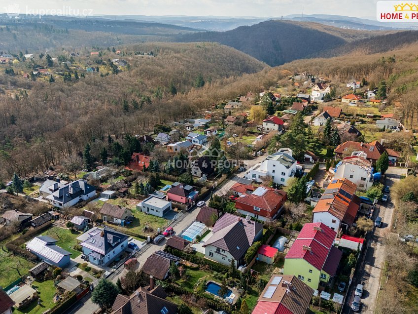 Prodej  rodinného domu 395 m^2 Na Stráňkách, Praha 12 