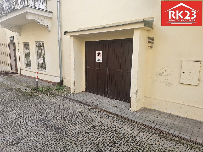 Pronájem  garáže 20 m^2 Lidická 126, Mariánské Lázně 