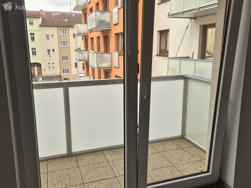 Pronájem bytu 1+kk 44 m^2 Dukelská, Cheb 