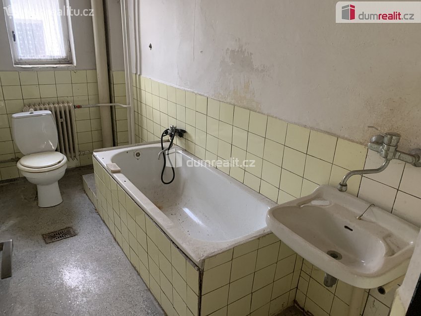 Prodej  rodinného domu 160 m^2 Zborovská, Dobříš 