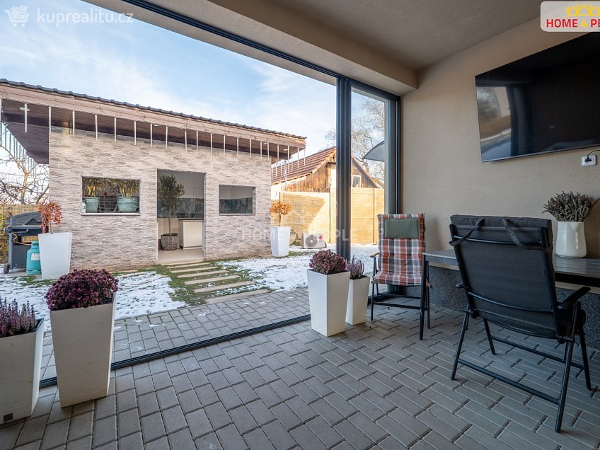 Prodej  komerční reality 166 m^2 Rostoklaty, Rostoklaty 