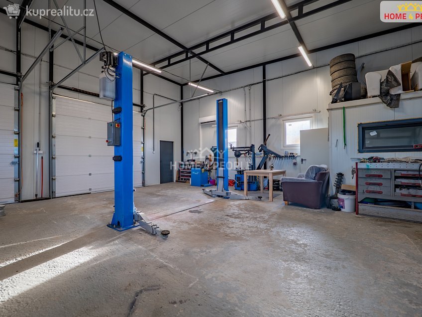 Prodej  komerční reality 166 m^2 Rostoklaty, Rostoklaty 