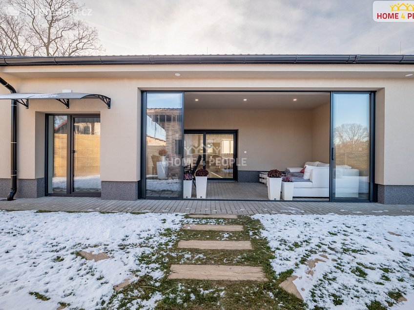 Prodej  komerční reality 166 m^2 Rostoklaty, Rostoklaty 