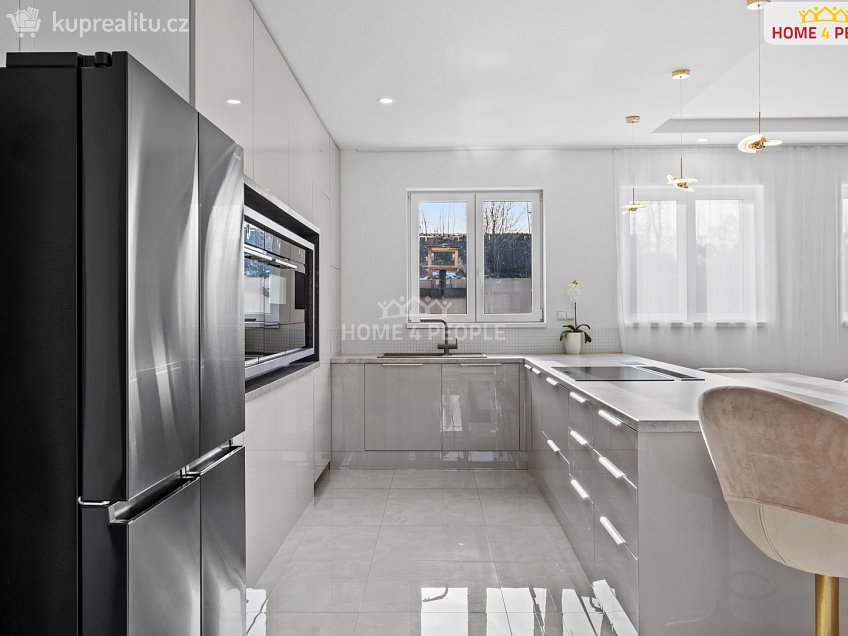 Prodej  komerční reality 166 m^2 Rostoklaty, Rostoklaty 