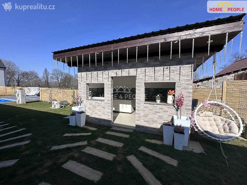 Prodej  komerční reality 166 m^2 Rostoklaty, Rostoklaty 