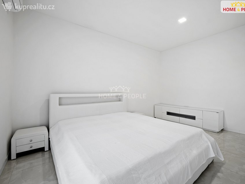 Prodej  komerční reality 166 m^2 Rostoklaty, Rostoklaty 