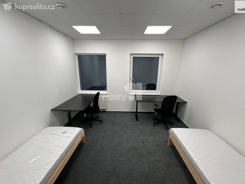 Pronájem bytu atypický 132 m^2 Dukelská třída, Brno 